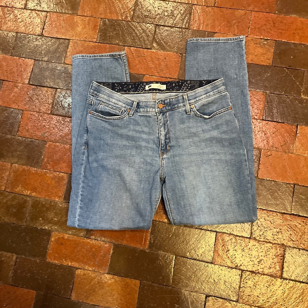 Levi jeans 16M length 31” inseam Good condition 2247